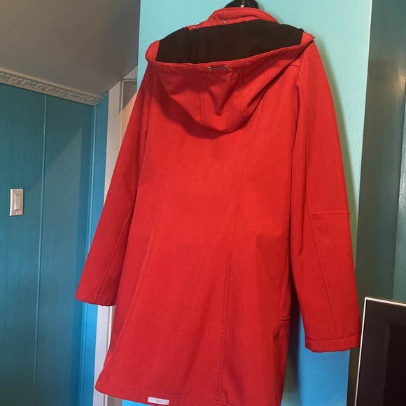 Ladies London Fog rain coat with hood. Size S - Picture 6 of 8